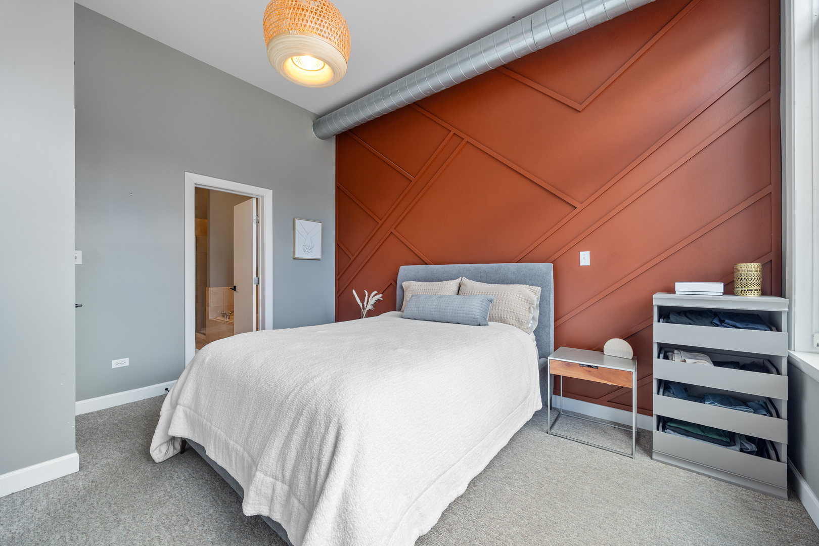 1740 W BELMONT Avenue Unit: 1R