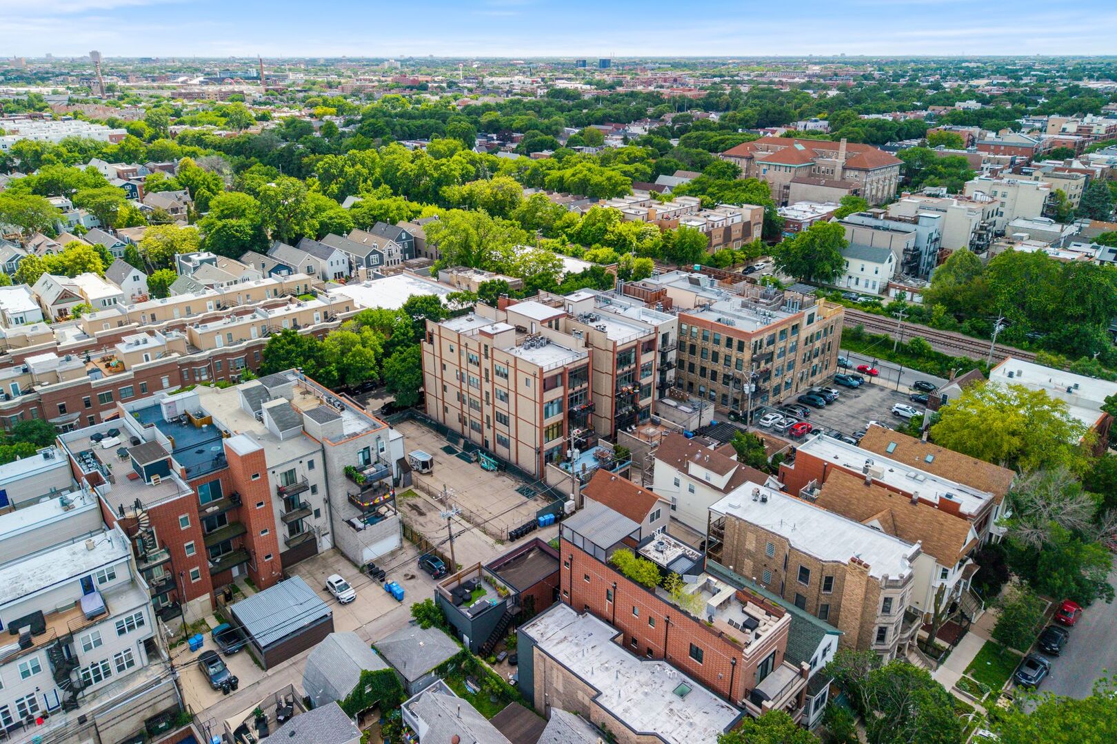 1740 W BELMONT Avenue Unit: 1R
