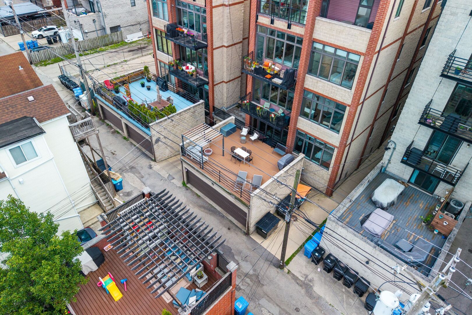 1740 W BELMONT Avenue Unit: 1R