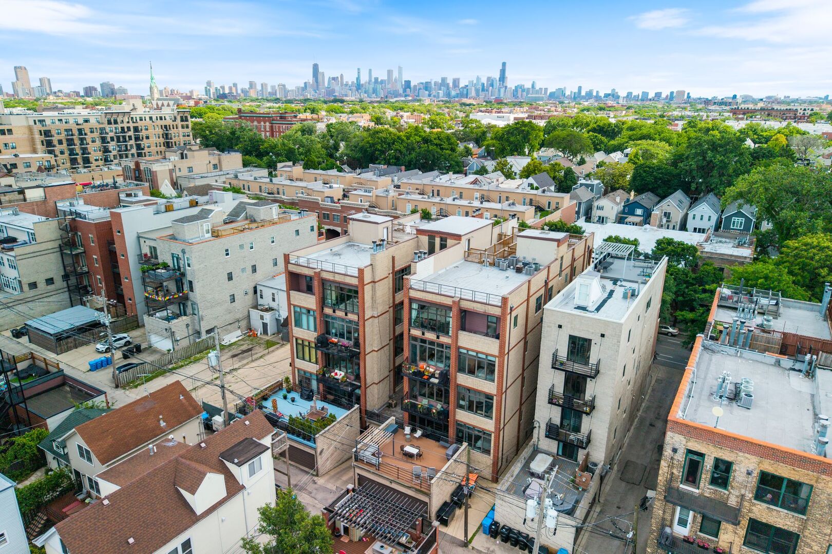 1740 W BELMONT Avenue Unit: 1R