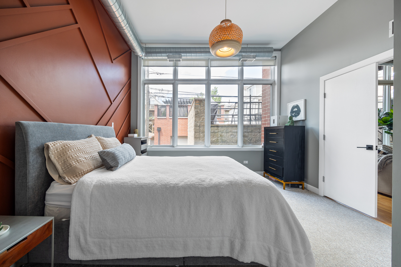 1740 W BELMONT Avenue Unit: 1R