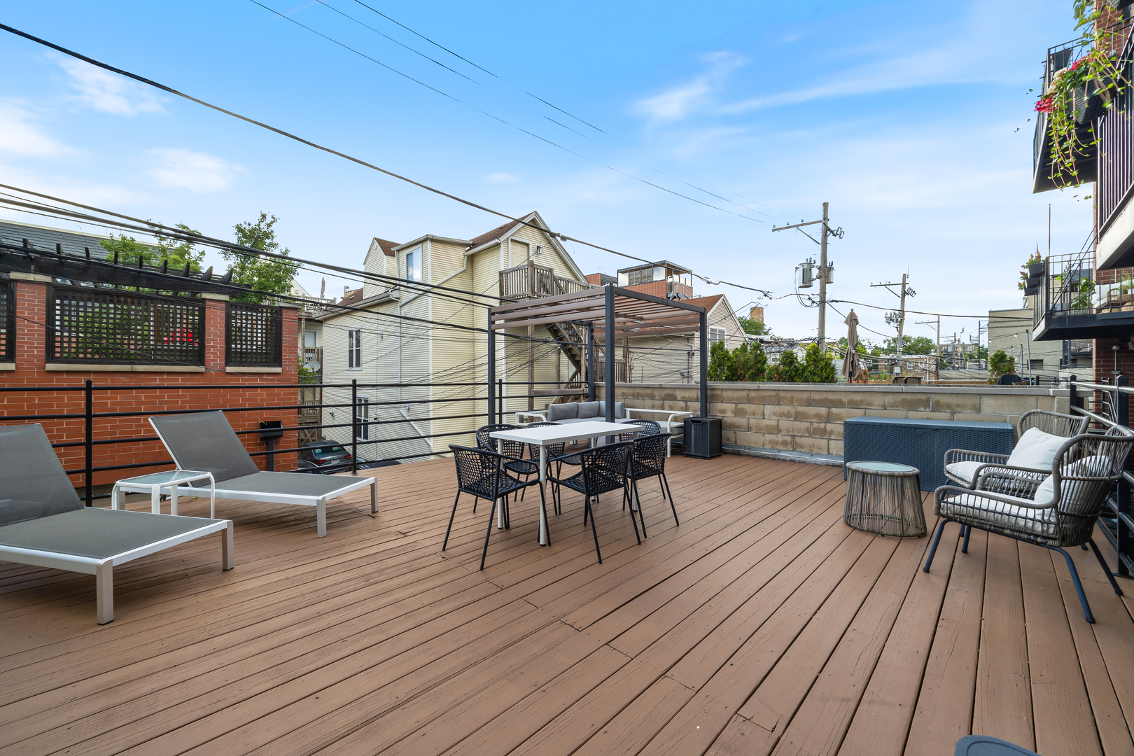 1740 W BELMONT Avenue Unit: 1R