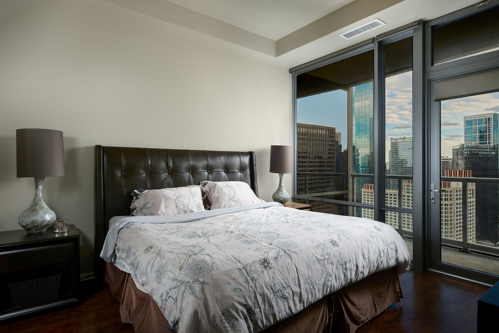 240 E Illinois Street Unit: 3001