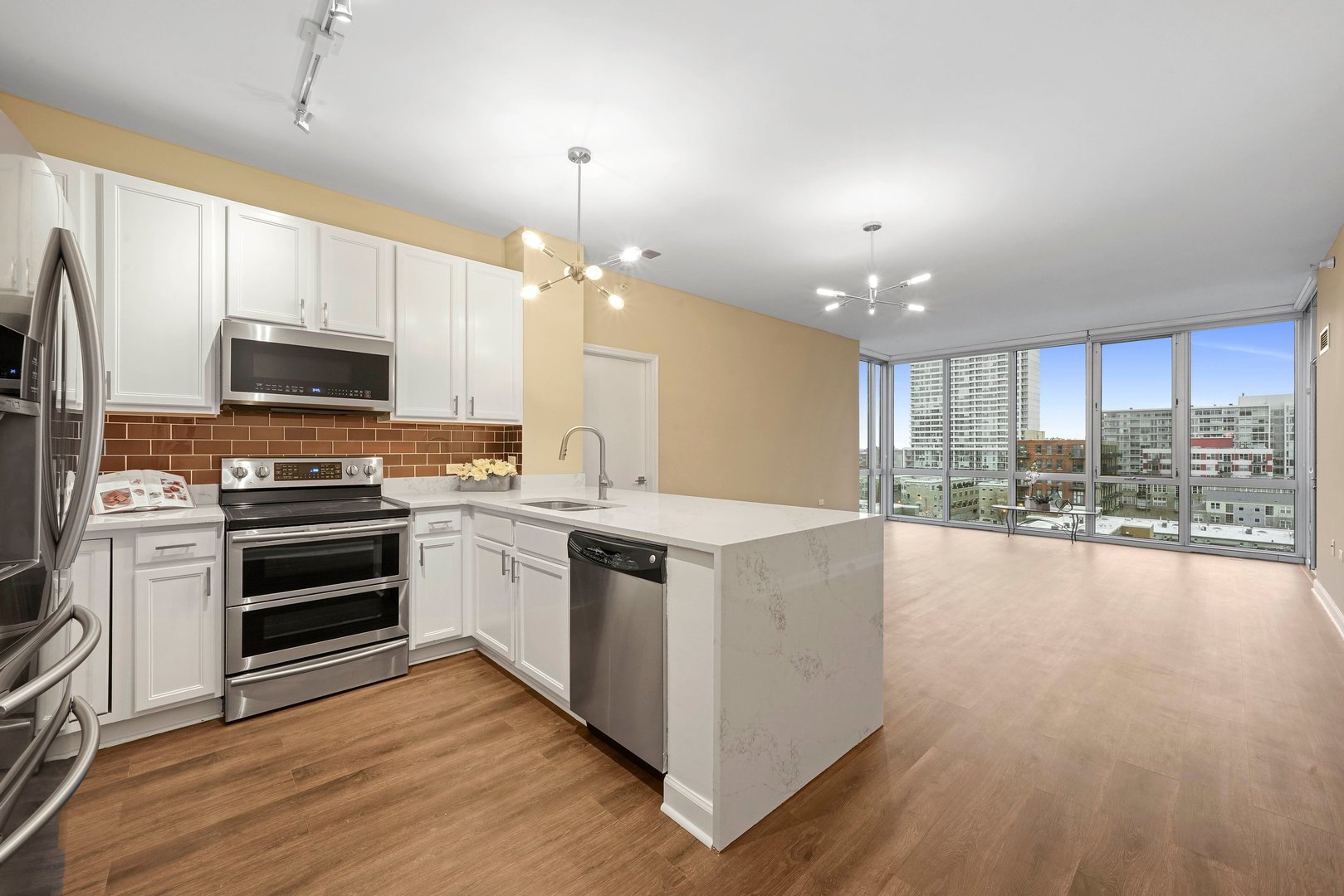 1629 S Prairie Avenue Unit: 809