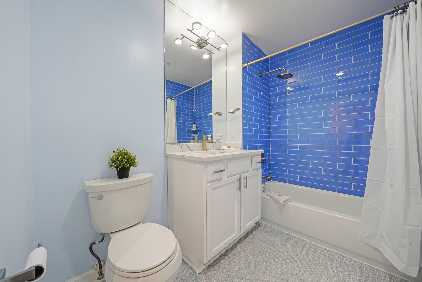 1629 S Prairie Avenue Unit: 809