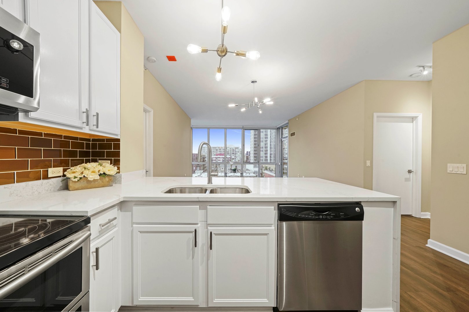1629 S Prairie Avenue Unit: 809