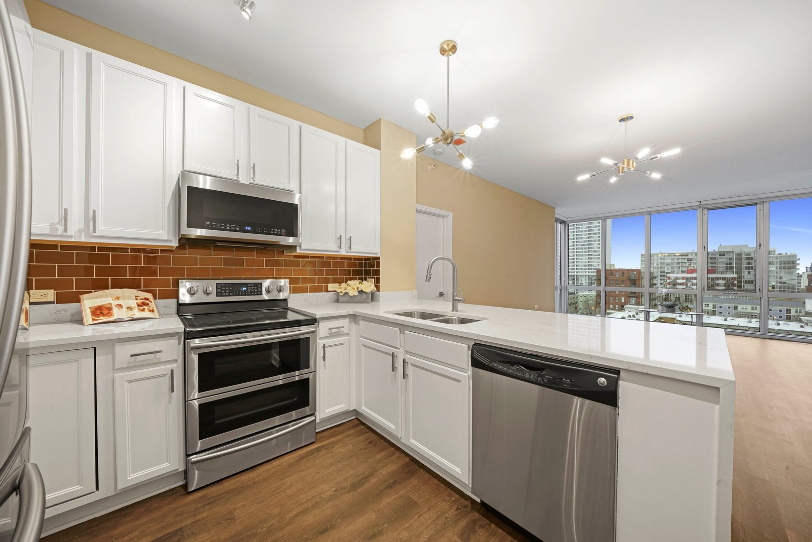 1629 S Prairie Avenue Unit: 809