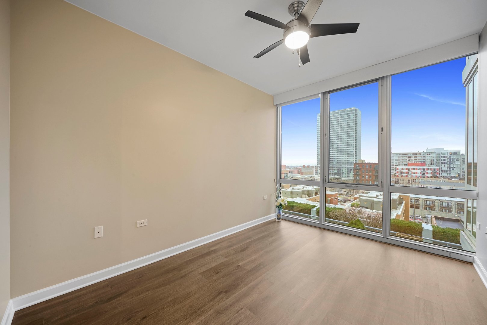 1629 S Prairie Avenue Unit: 809