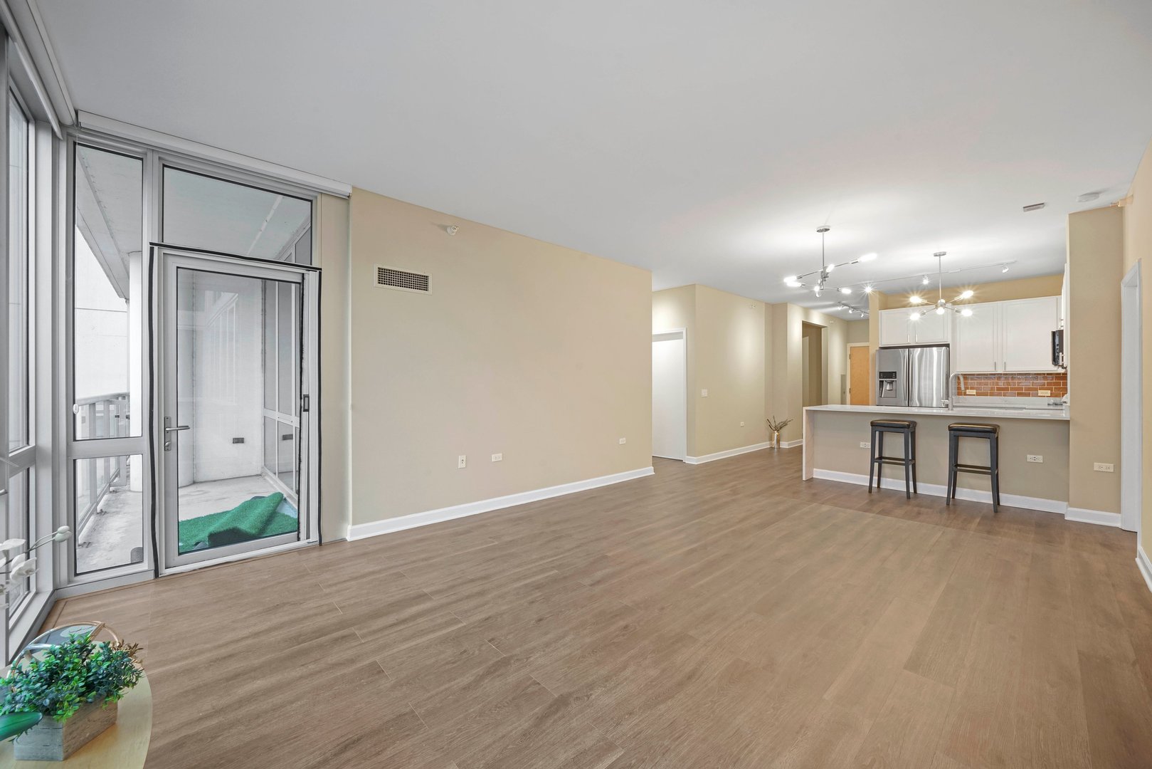 1629 S Prairie Avenue Unit: 809