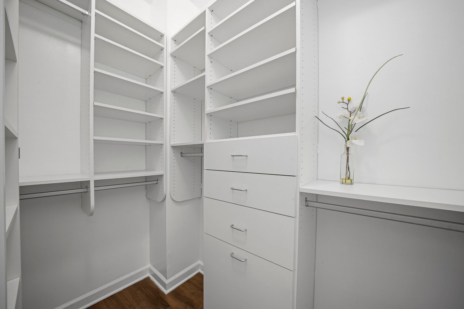 1629 S Prairie Avenue Unit: 809