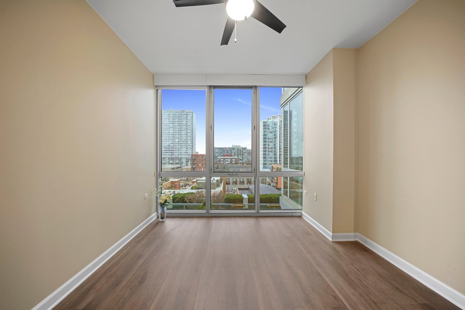 1629 S Prairie Avenue Unit: 809