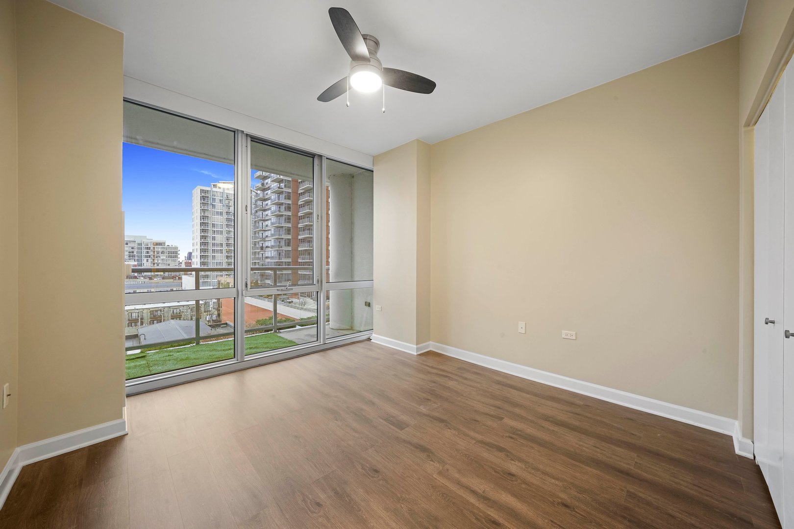 1629 S Prairie Avenue Unit: 809