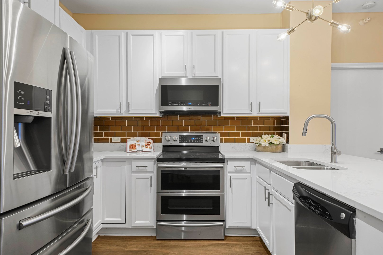 1629 S Prairie Avenue Unit: 809