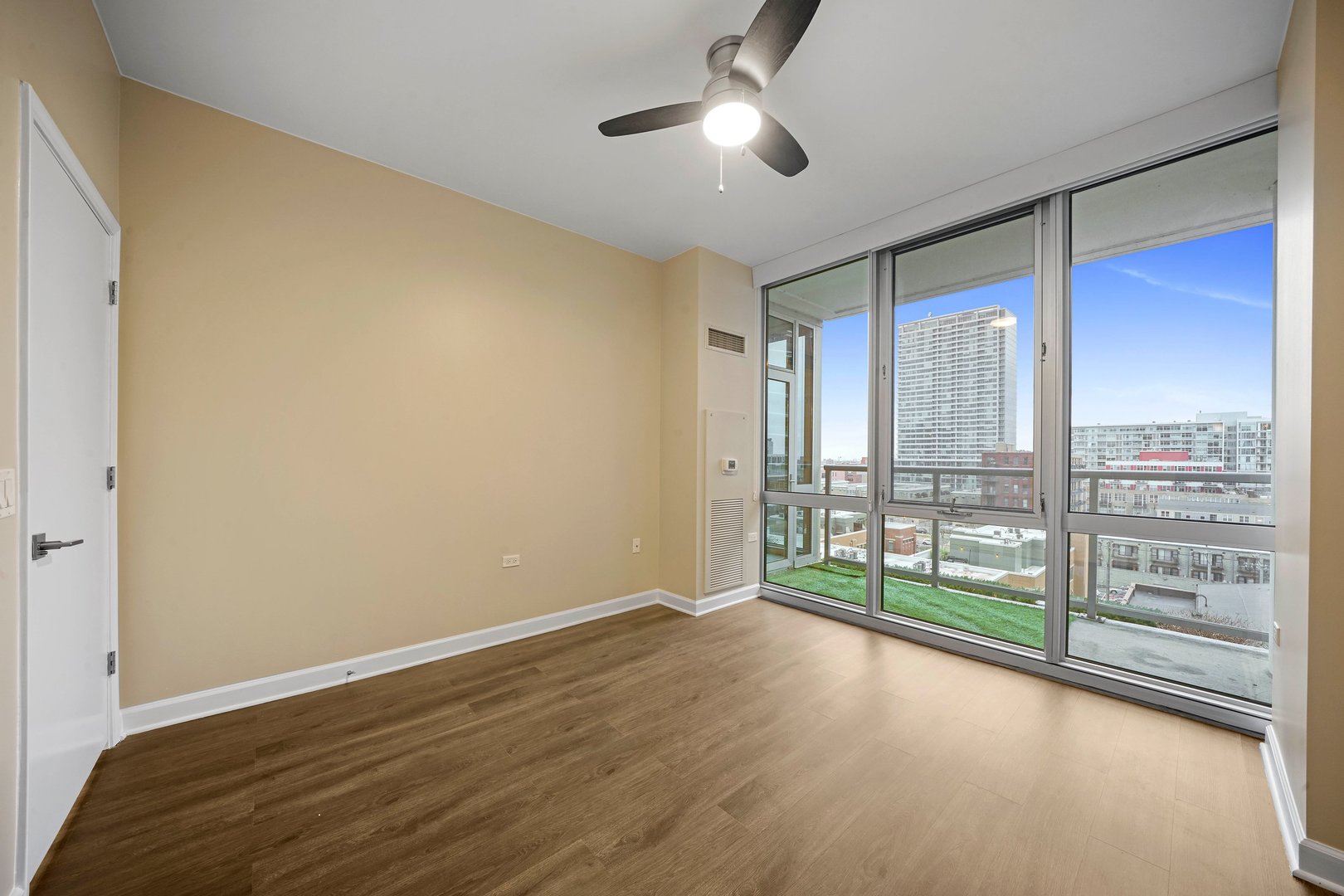 1629 S Prairie Avenue Unit: 809