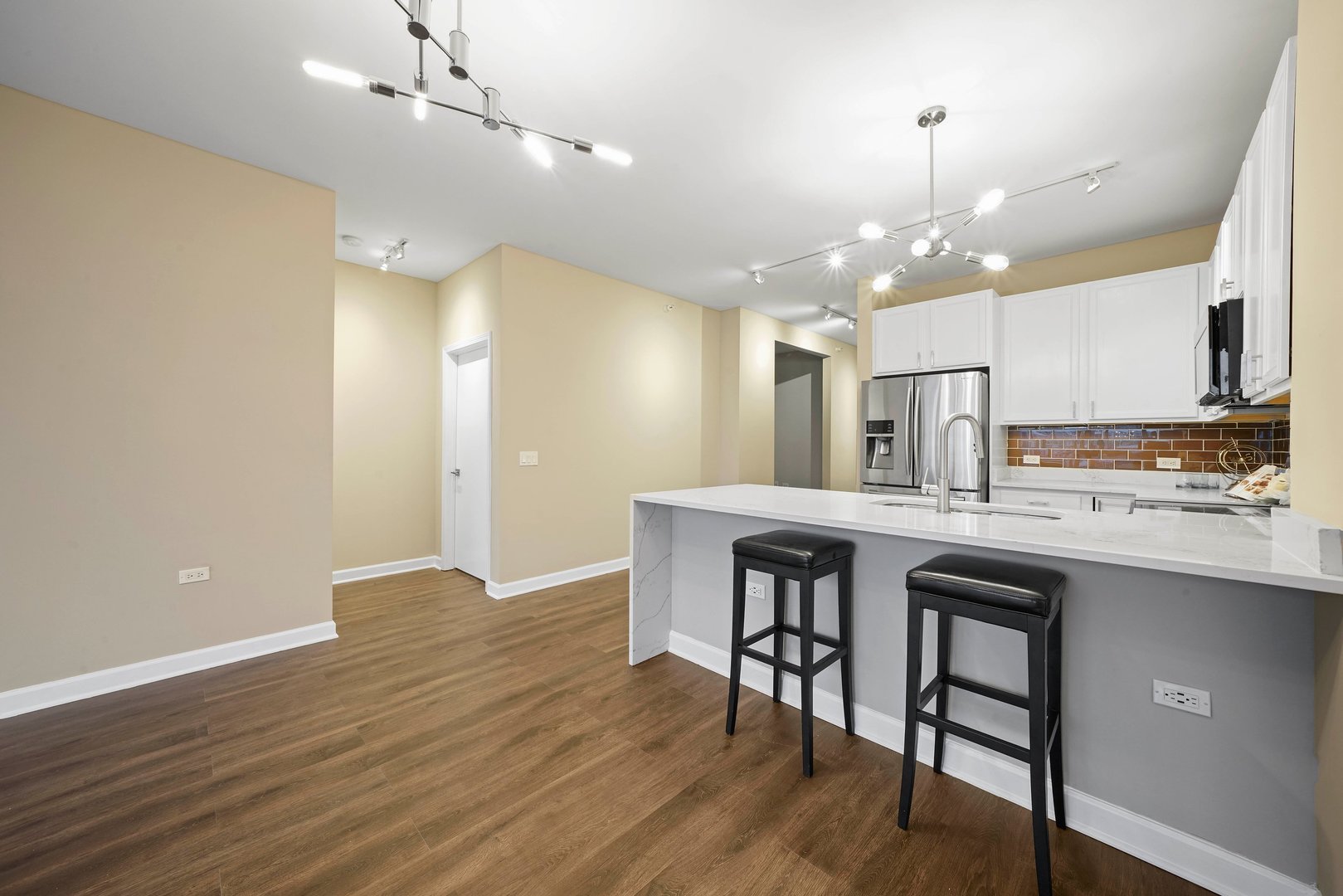 1629 S Prairie Avenue Unit: 809