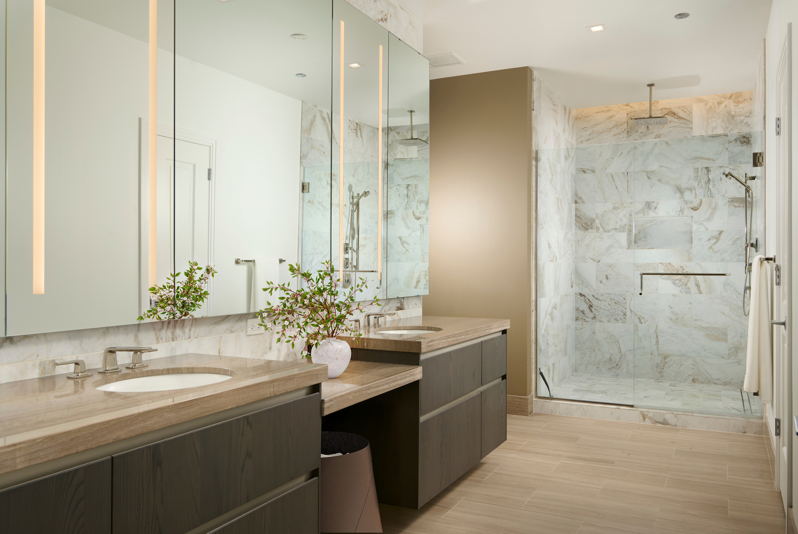 363 E Wacker Drive Unit: 1607
