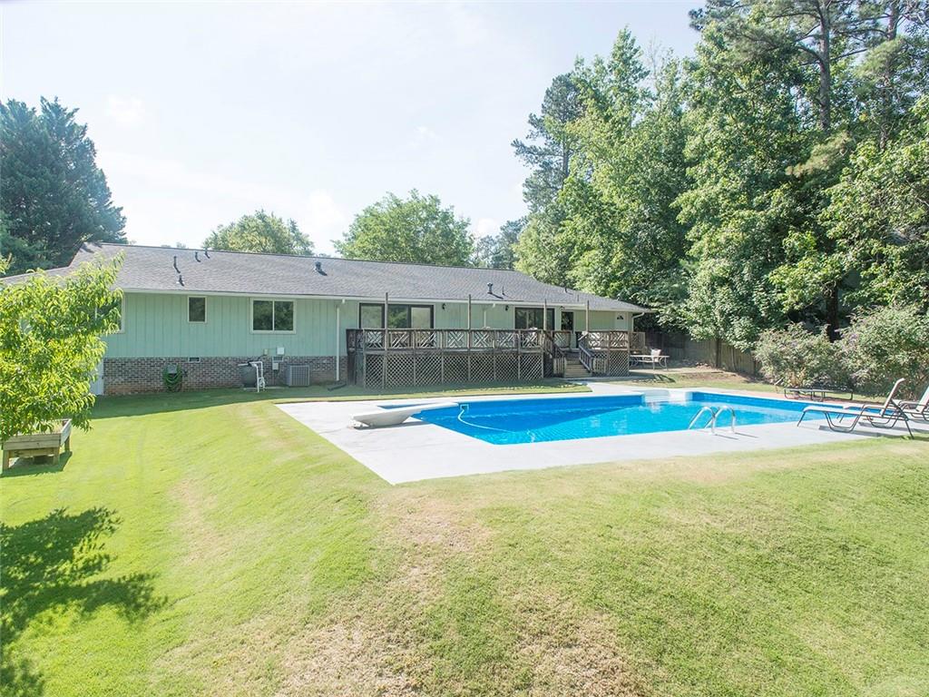 1417 Rainbow Circle