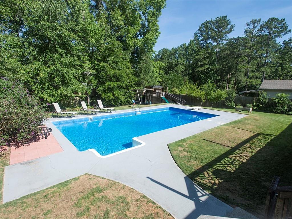1417 Rainbow Circle