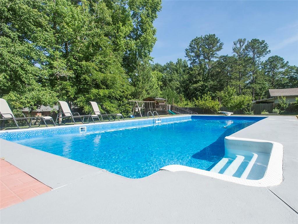 1417 Rainbow Circle