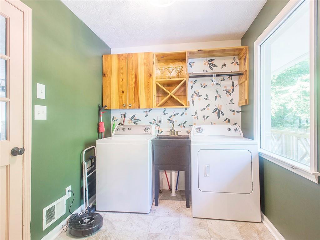 1417 Rainbow Circle