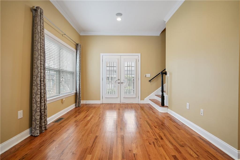 264 Carlyle Park Drive NE