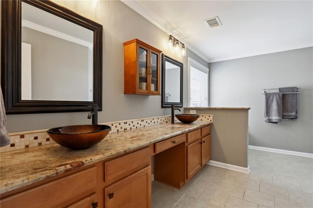 483 Highlands Loop