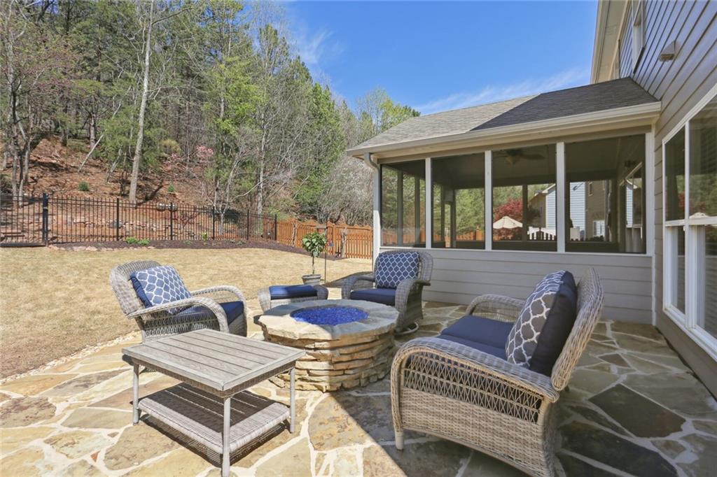 483 Highlands Loop