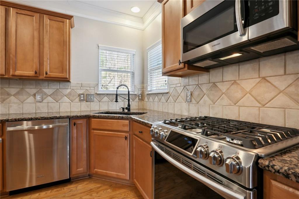 483 Highlands Loop