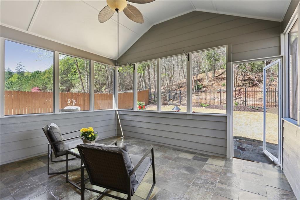 483 Highlands Loop