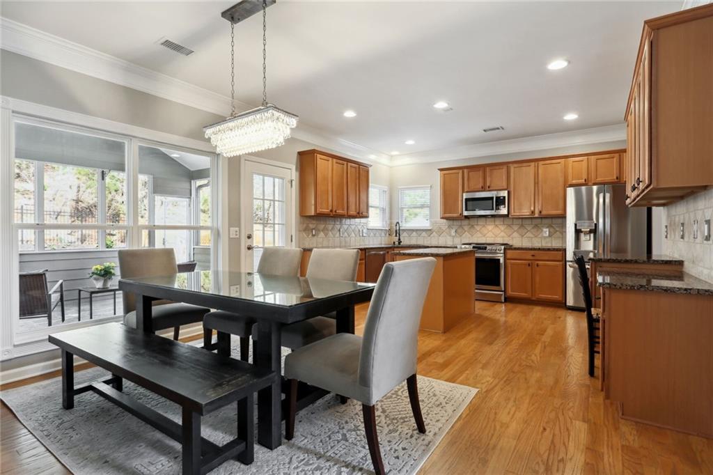 483 Highlands Loop