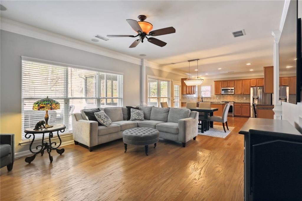 483 Highlands Loop