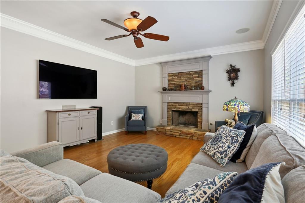 483 Highlands Loop
