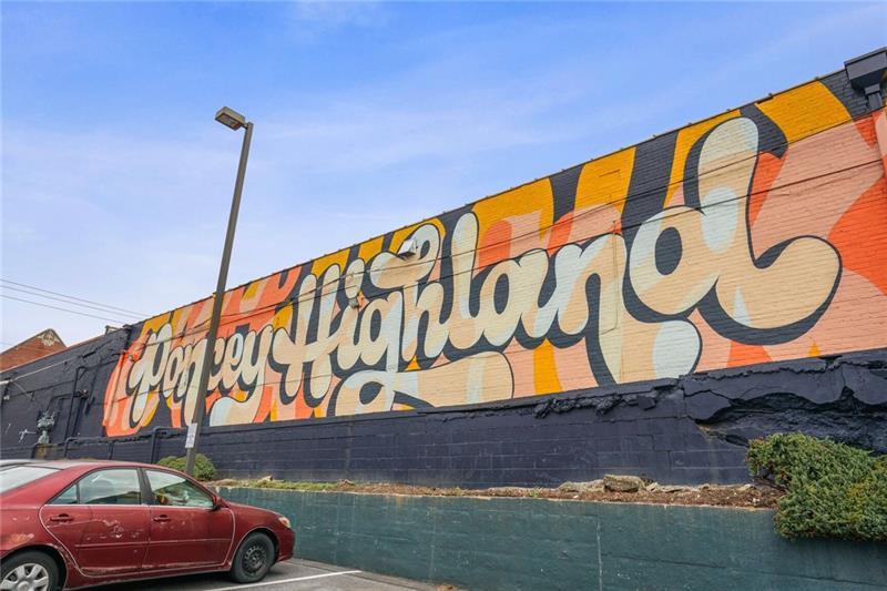 550 N Highland Avenue NE Unit 4