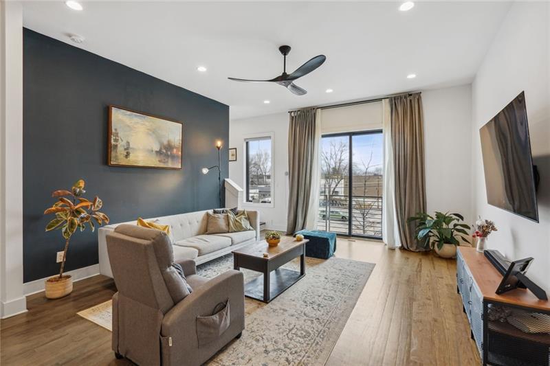 550 N Highland Avenue NE Unit 4
