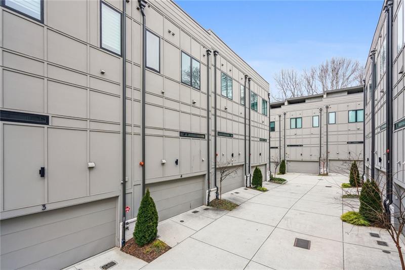 550 N Highland Avenue NE Unit 4