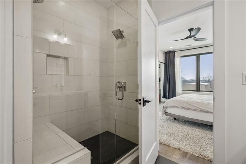 550 N Highland Avenue NE Unit 4
