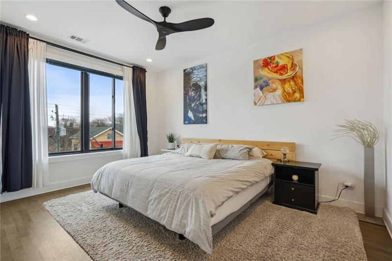 550 N Highland Avenue NE Unit 4