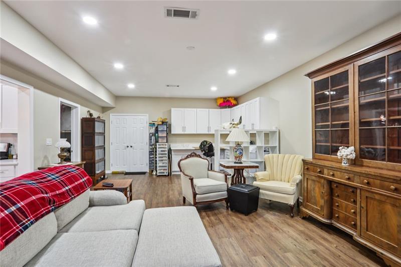 2261 Hempstead Court
