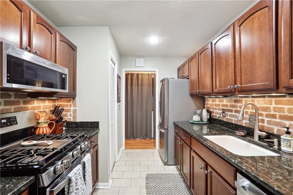 4015 Lake Pointe Circle