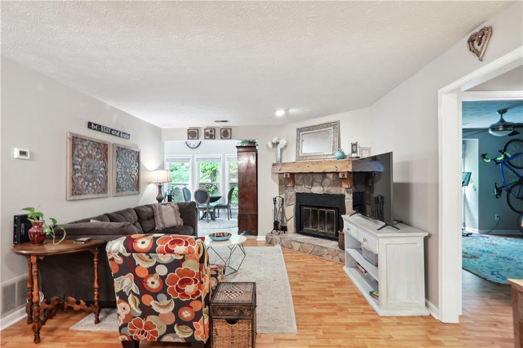 4015 Lake Pointe Circle
