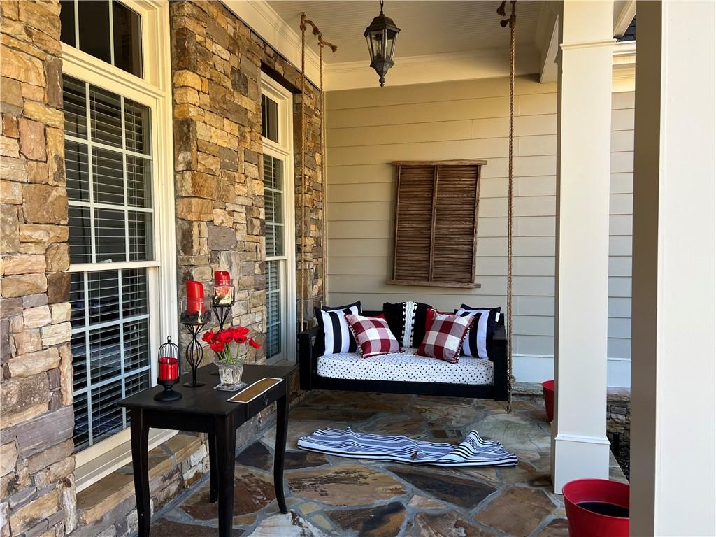 7435 Kingfisher Lane