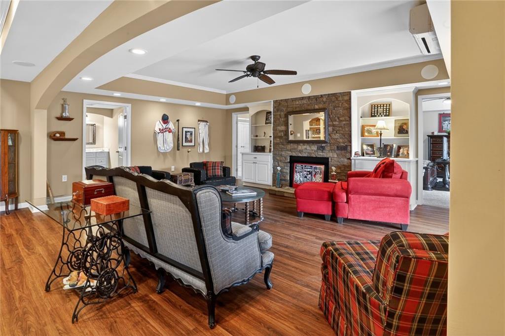 7435 Kingfisher Lane