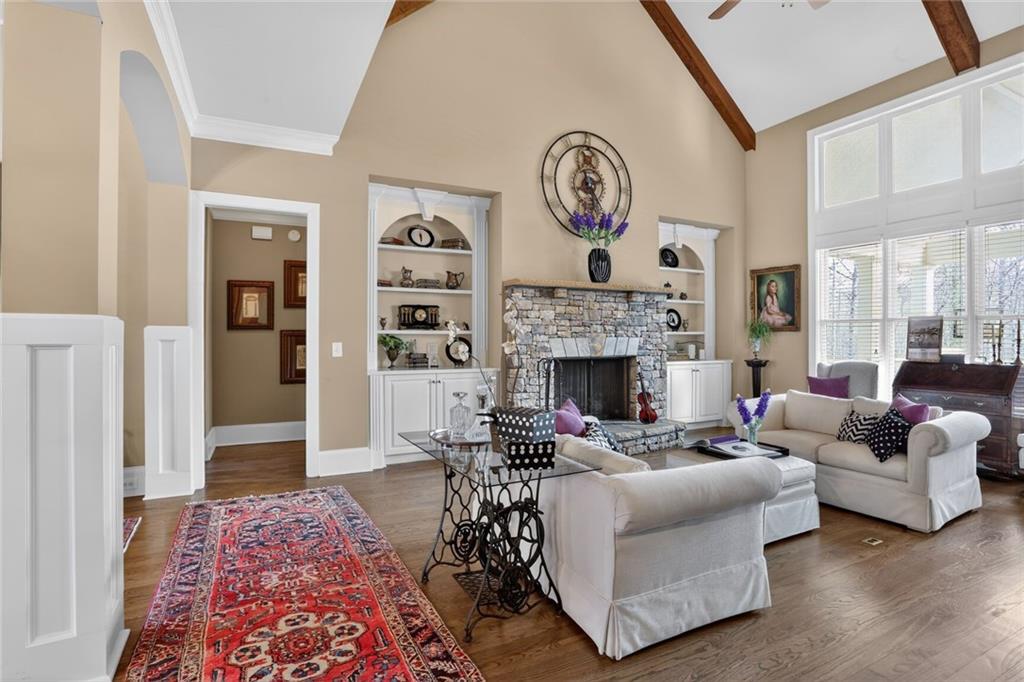 7435 Kingfisher Lane