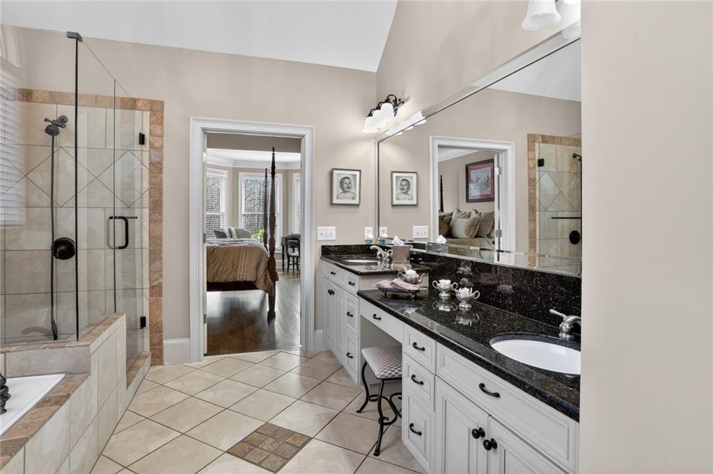 7435 Kingfisher Lane