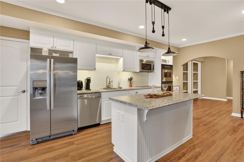 7435 Kingfisher Lane