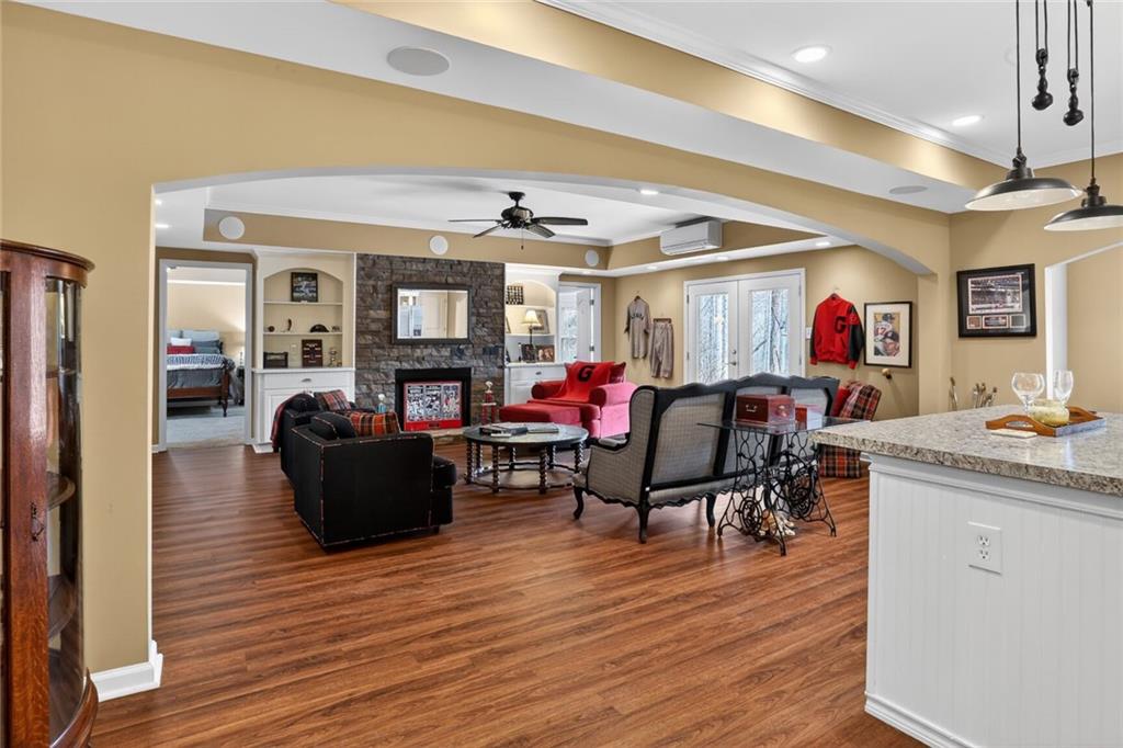 7435 Kingfisher Lane