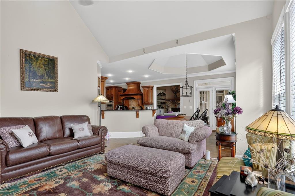 7435 Kingfisher Lane