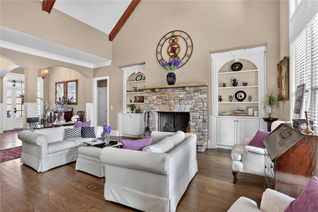 7435 Kingfisher Lane