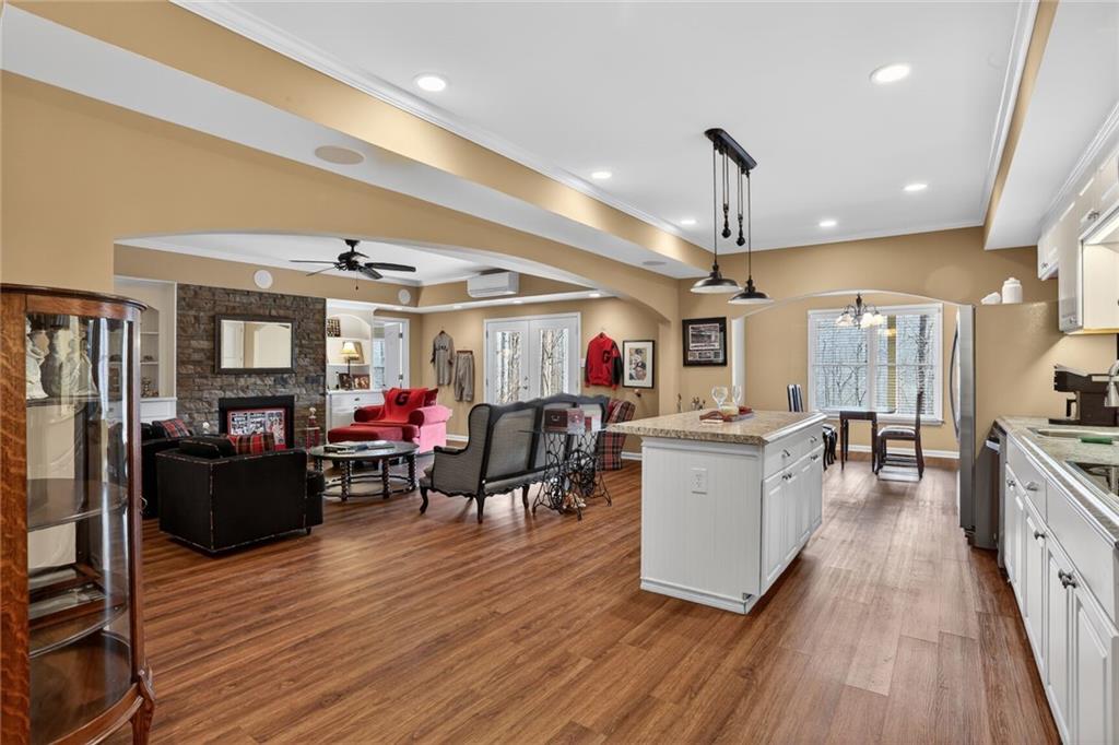 7435 Kingfisher Lane