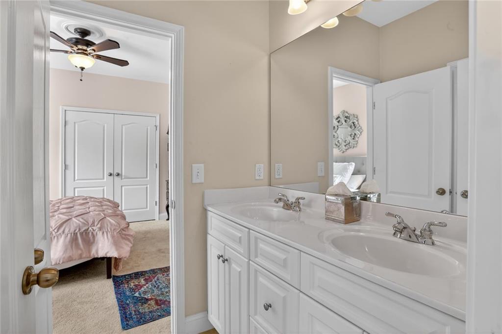 7435 Kingfisher Lane